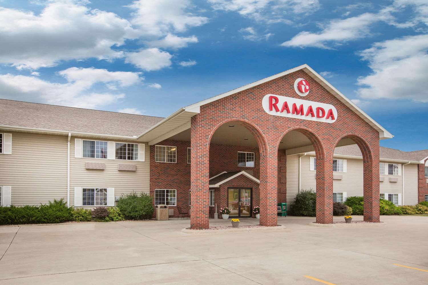 Ramada by Wyndham Spirit Lake/Okoboji 4/34