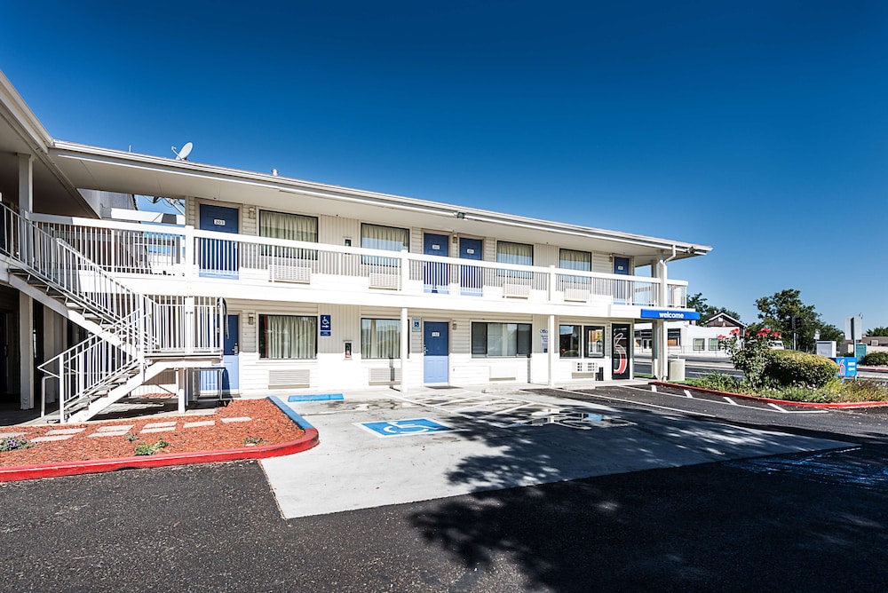 Motel6 Sparks, NV - Airport - Sparks 8/52