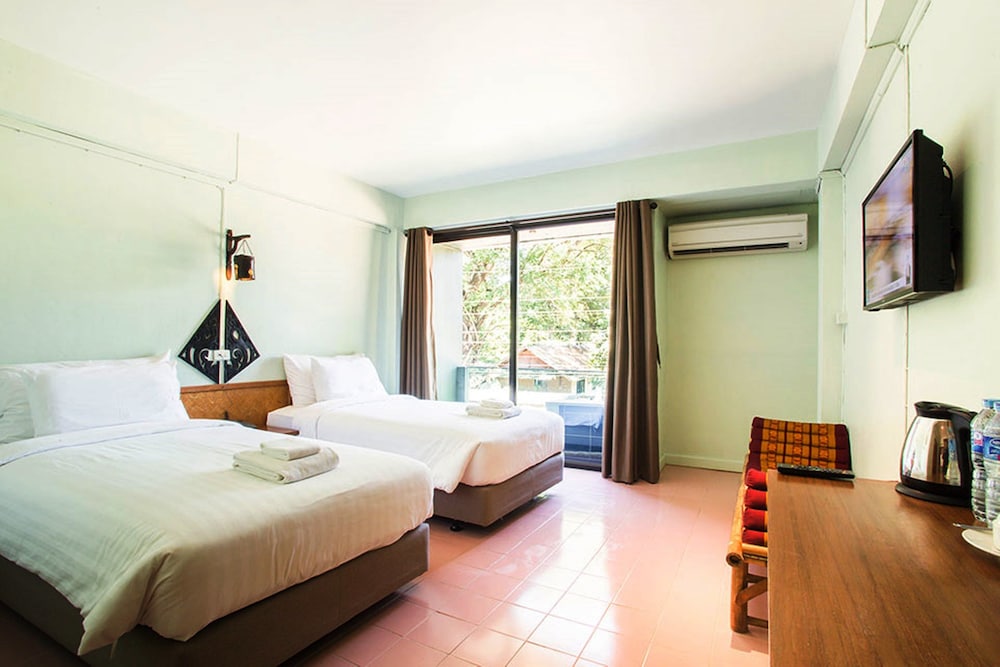 A Hotel Budget 25/61