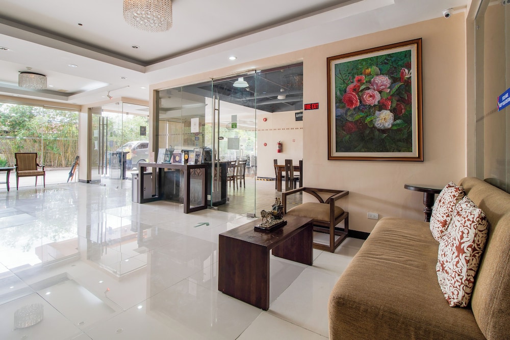 Main Hotel And Suites 45/67