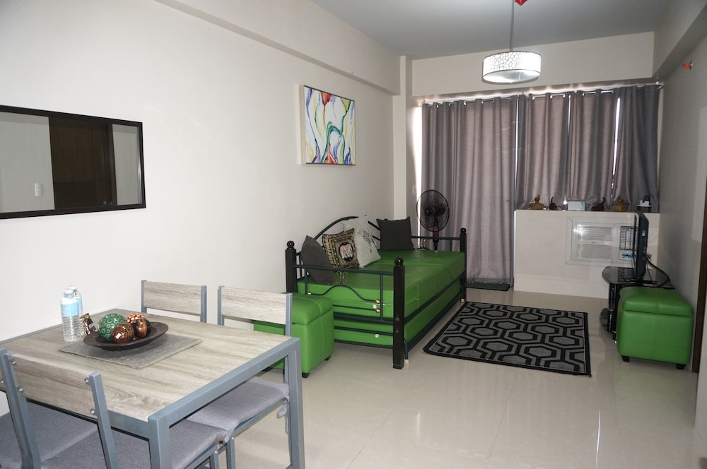 PRS at One Palm Tree Villa near Airport 45/60