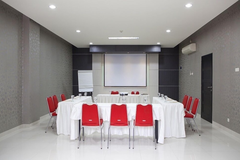 Cordela Hotel Medan 43/46