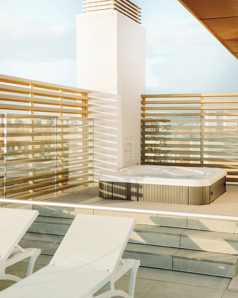 Dom Pedro Residences 6/22