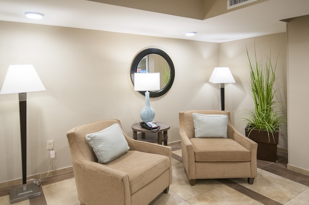 Candlewood Suites Baton Rouge College Drive 27/44