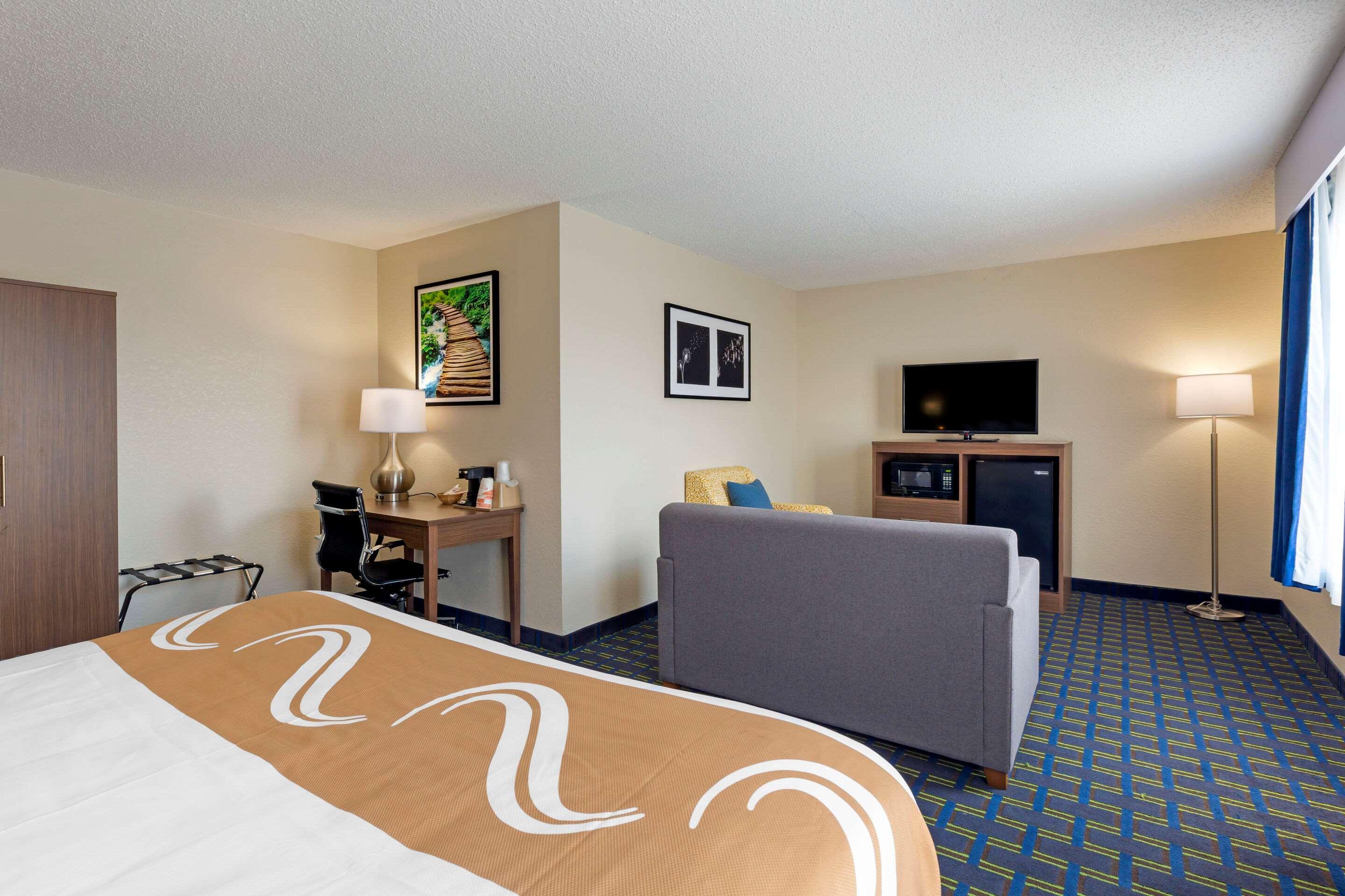 غرفة بسرير كينج، Quality Inn Lenox MA 3/4