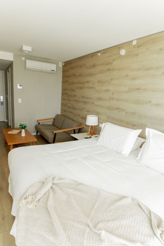 Smart Hotel Montevideo 27/73