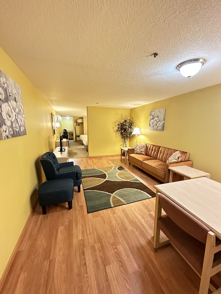 Timberland Inn & Suites 43/63