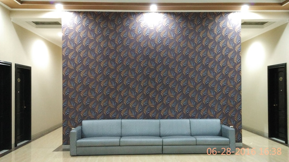 Malang City Boulevard Homestay And Resto 30/55