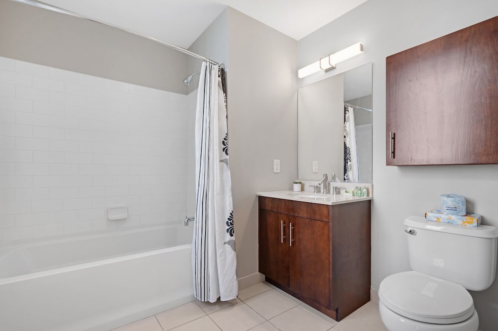 Global Luxury Suites Downtown Jersey City 67/71