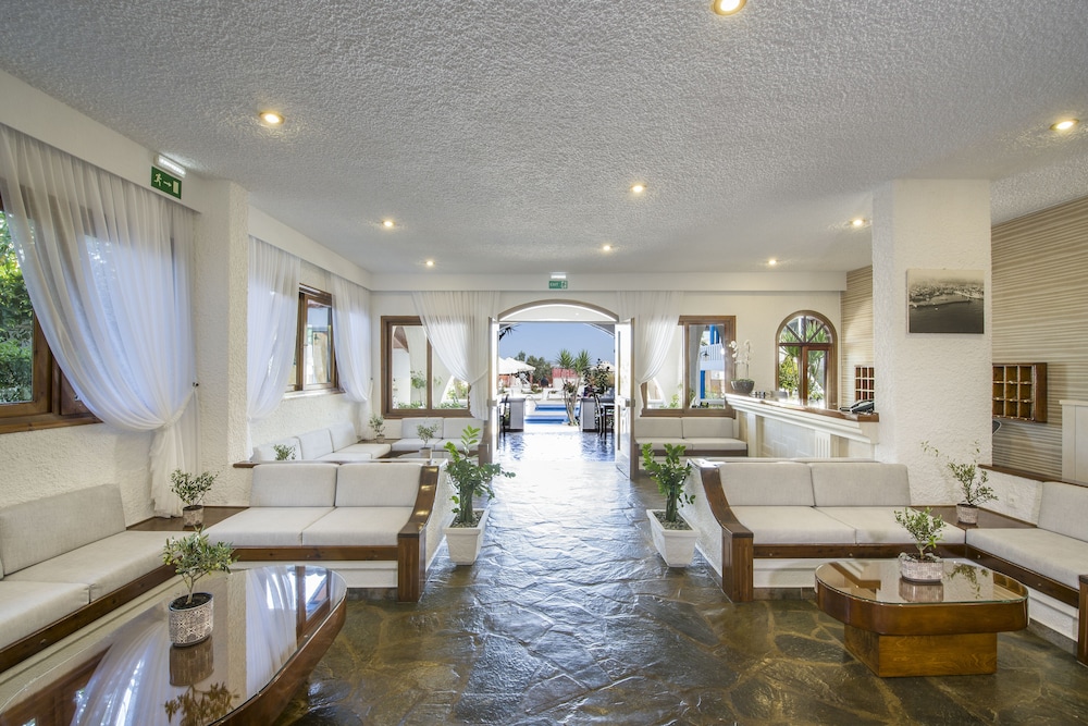 Folia Hotel Apartments 28/50