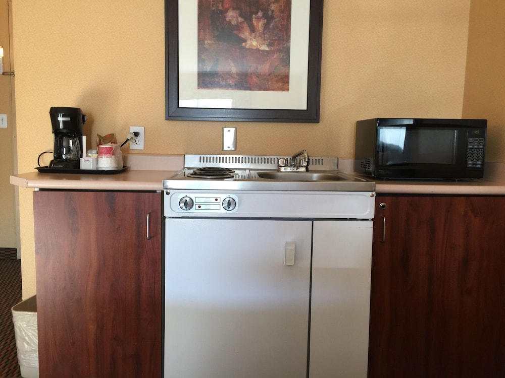 Ramada By Wyndham Surrey/Langley 27/47