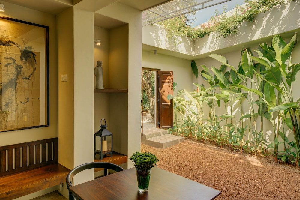 Taru Villas-Lake Lodge 3/49