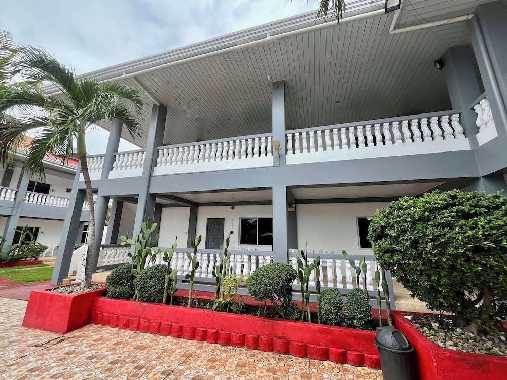 Conrada's Place Hotel And Resort 9/67