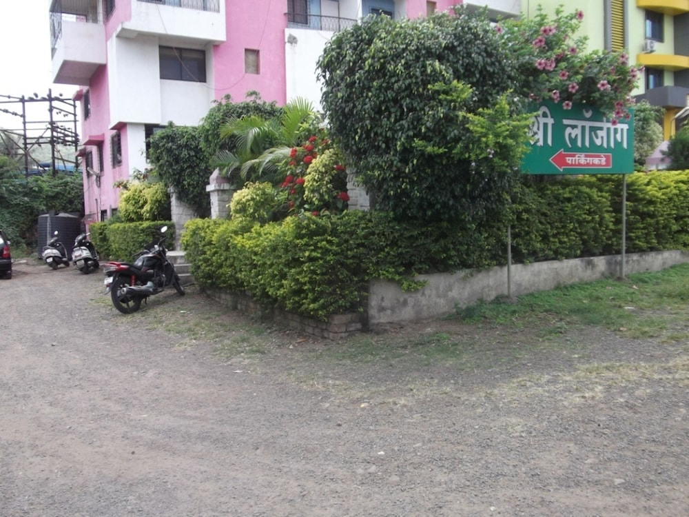 Samruddhi And Shree Inn Lodge 12/15