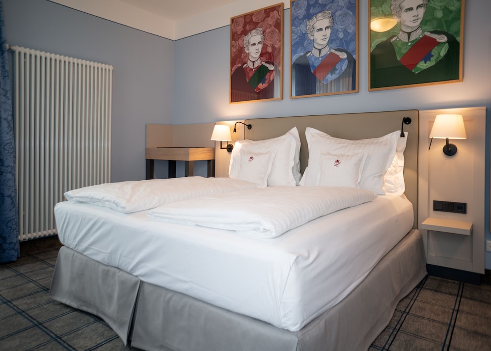 BUSINESS, DOUBLE BED