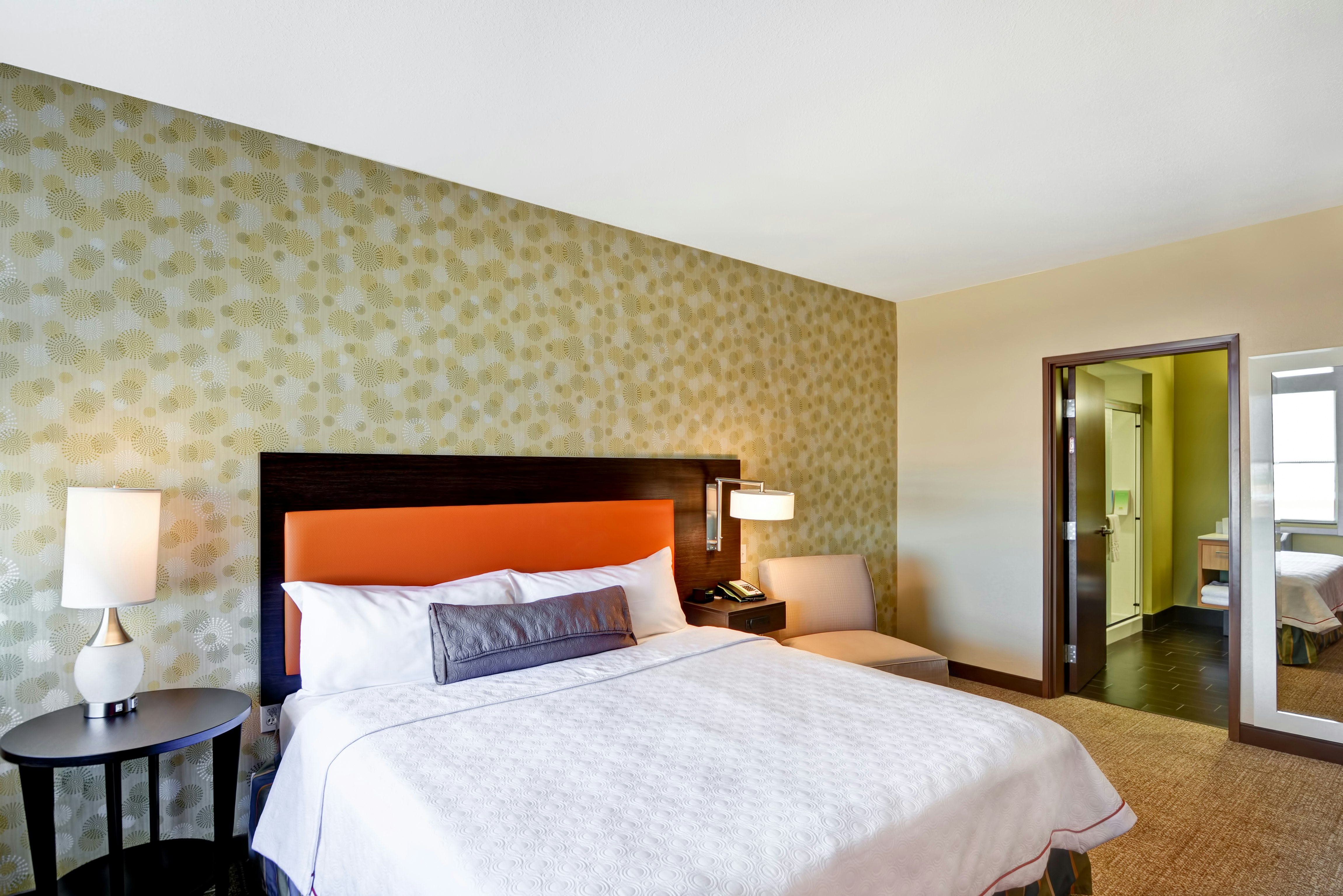 1 BEDROOM, SUITE, KING BED