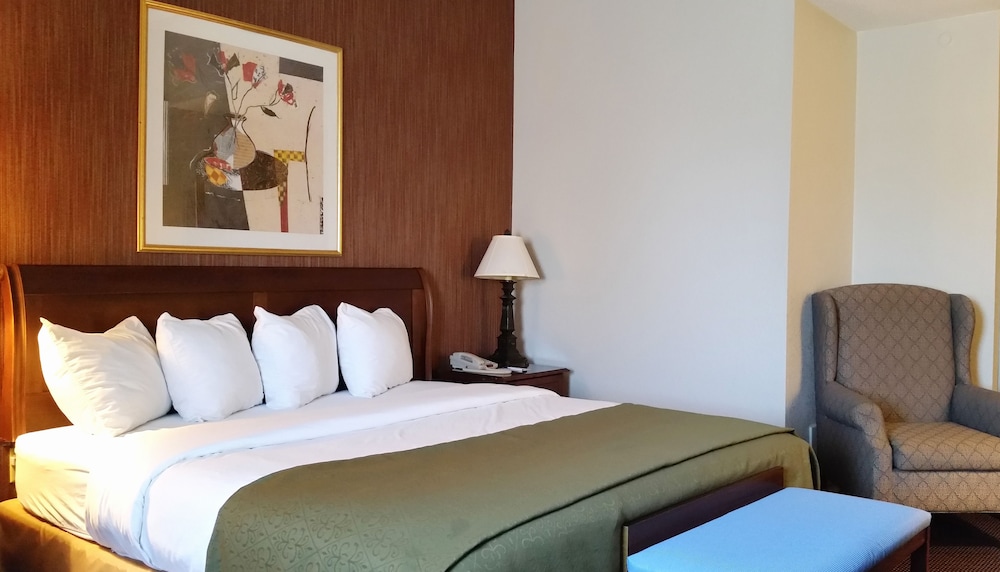 Travelodge by Wyndham Watertown 13/21
