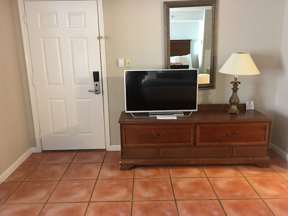 Tidelands Caribbean Hotel and Suites 46/62