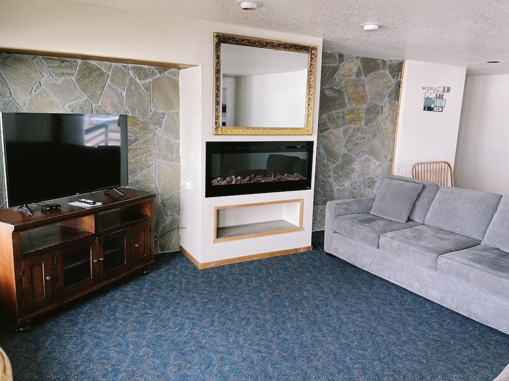 Sandcastle Beachfront Motel 26/40
