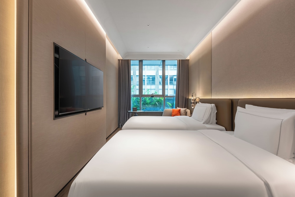 UrCove by HYATT Shenzhen Bay Mixc 16/58