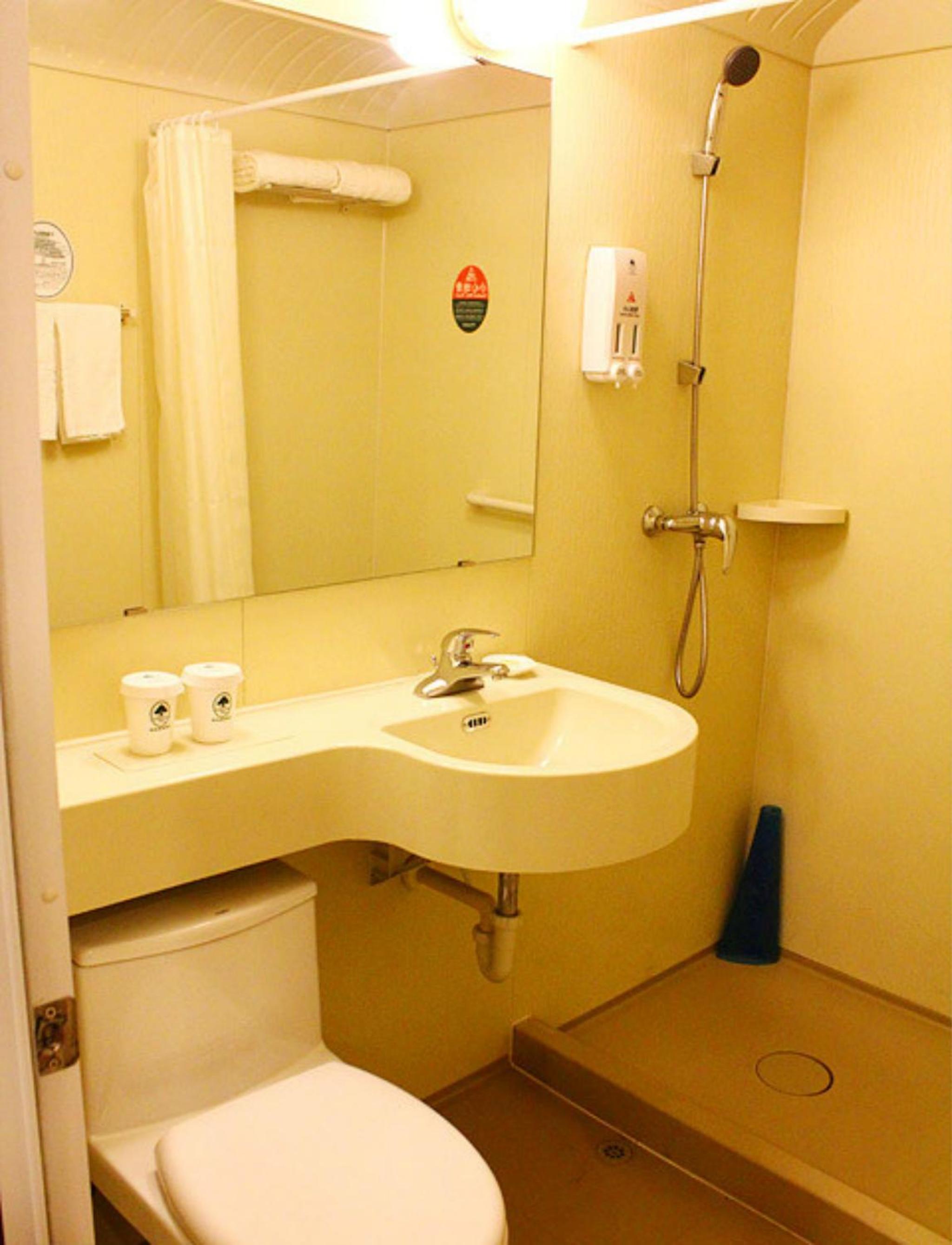 GreenTree Inn Shanxi Luliang Fengshan Road Central Park Express Hotel 44/48