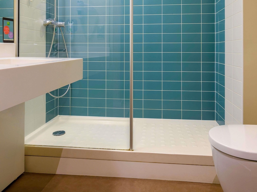 Ibis Styles Tours Centre 72/74