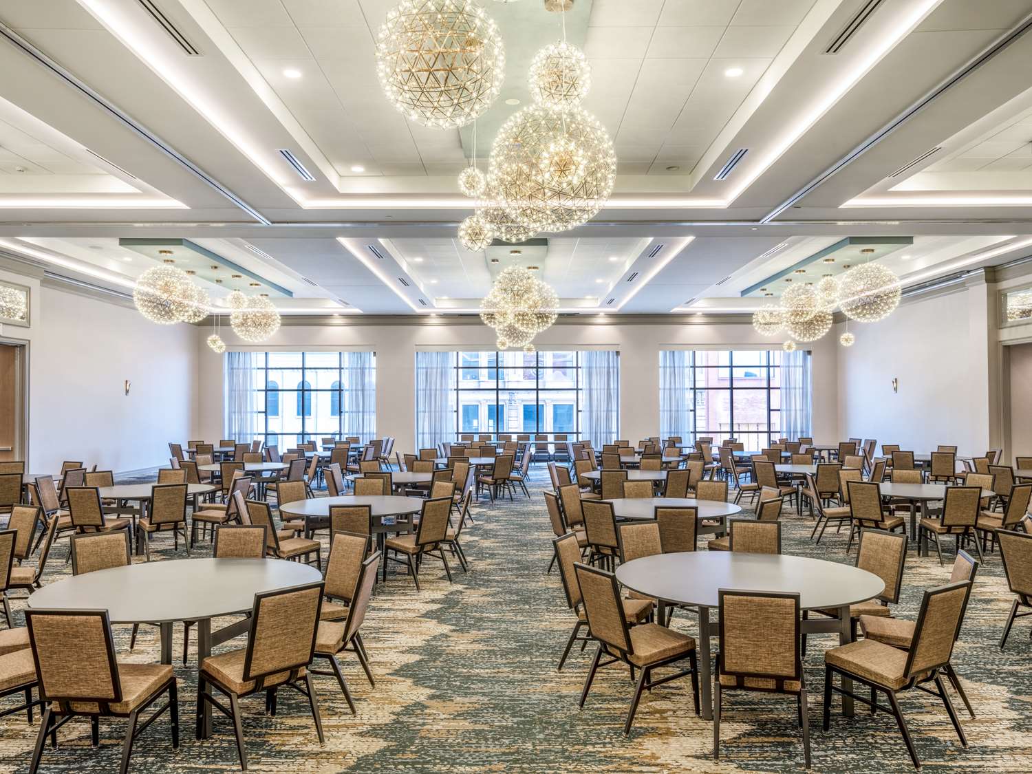 Hilton Garden Inn Toledo Downtown OH 24/25