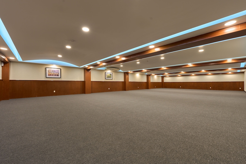 Hotel Estancia Business Class 33/50