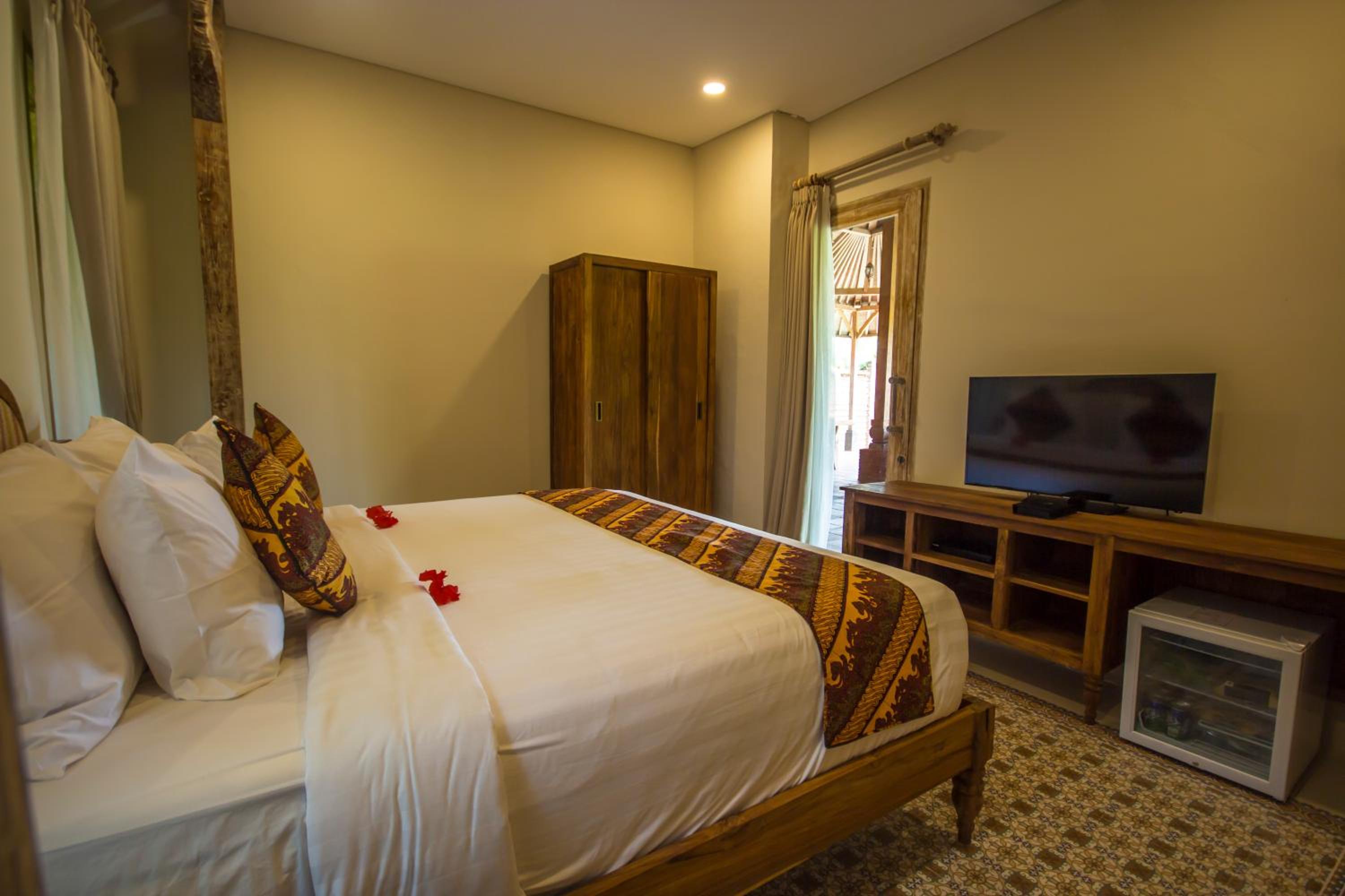 2 Bedrooms, Joglo, Villa, 2 King Beds, Private Pool 5/9