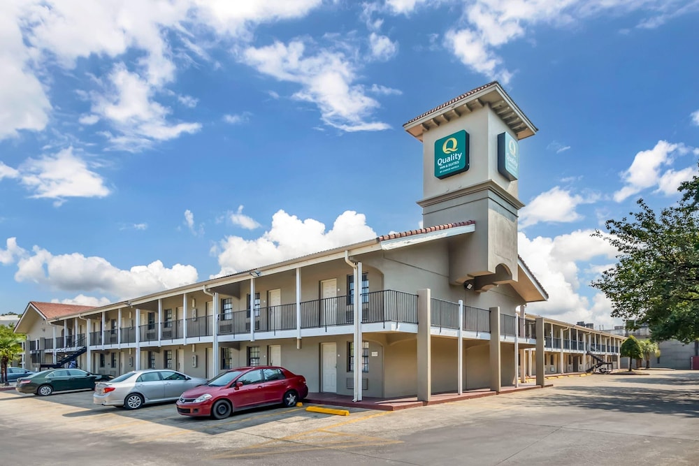 Quality Inn & Suites North Charleston Ashley Phosphate 44/50