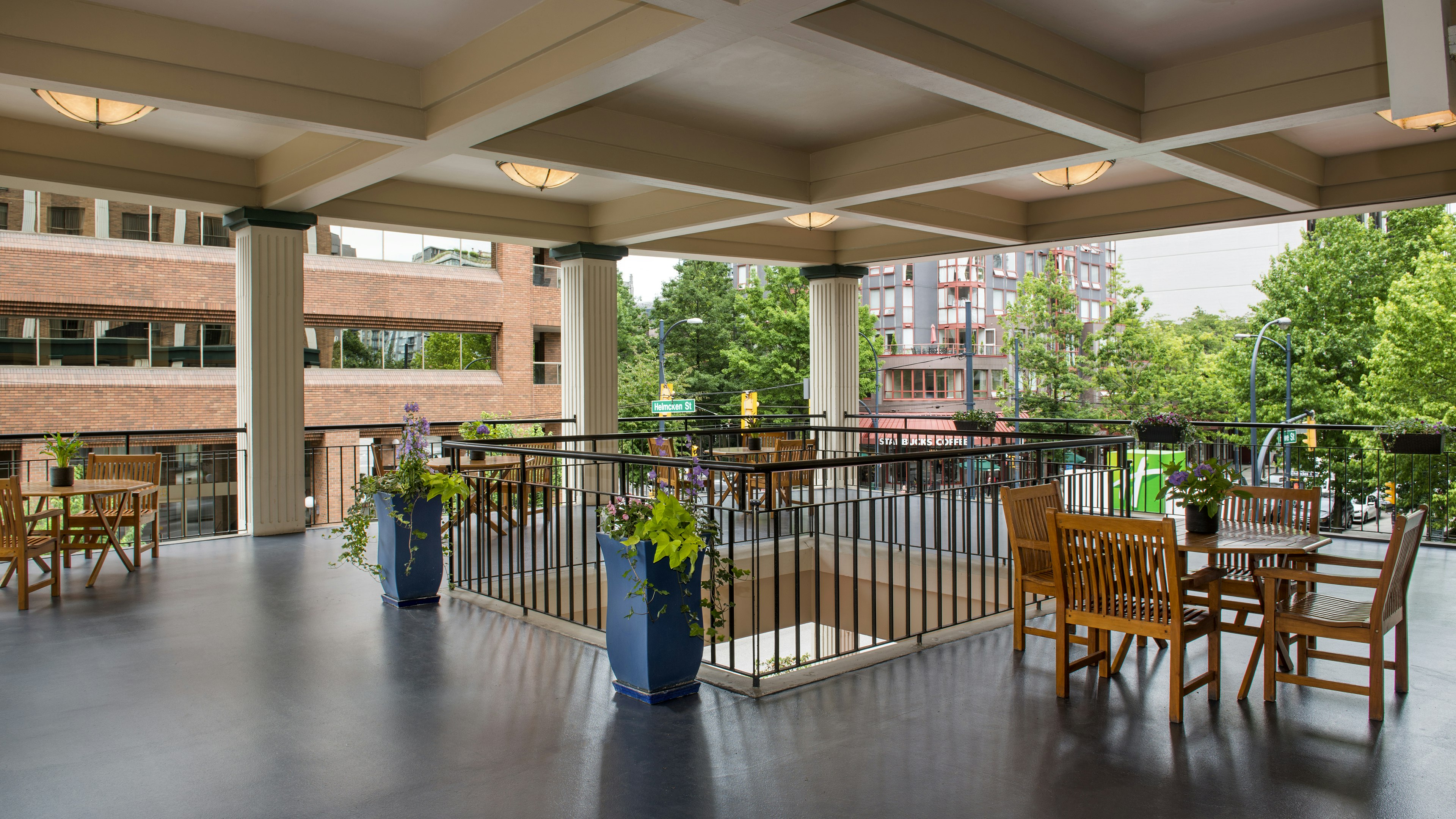 HOLIDAY INN HOTEL AND SUITES VANCOUVER DOWNTOWN 48/73