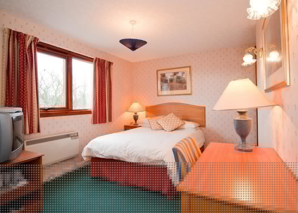 CASTLETOWN HOTEL 8/40