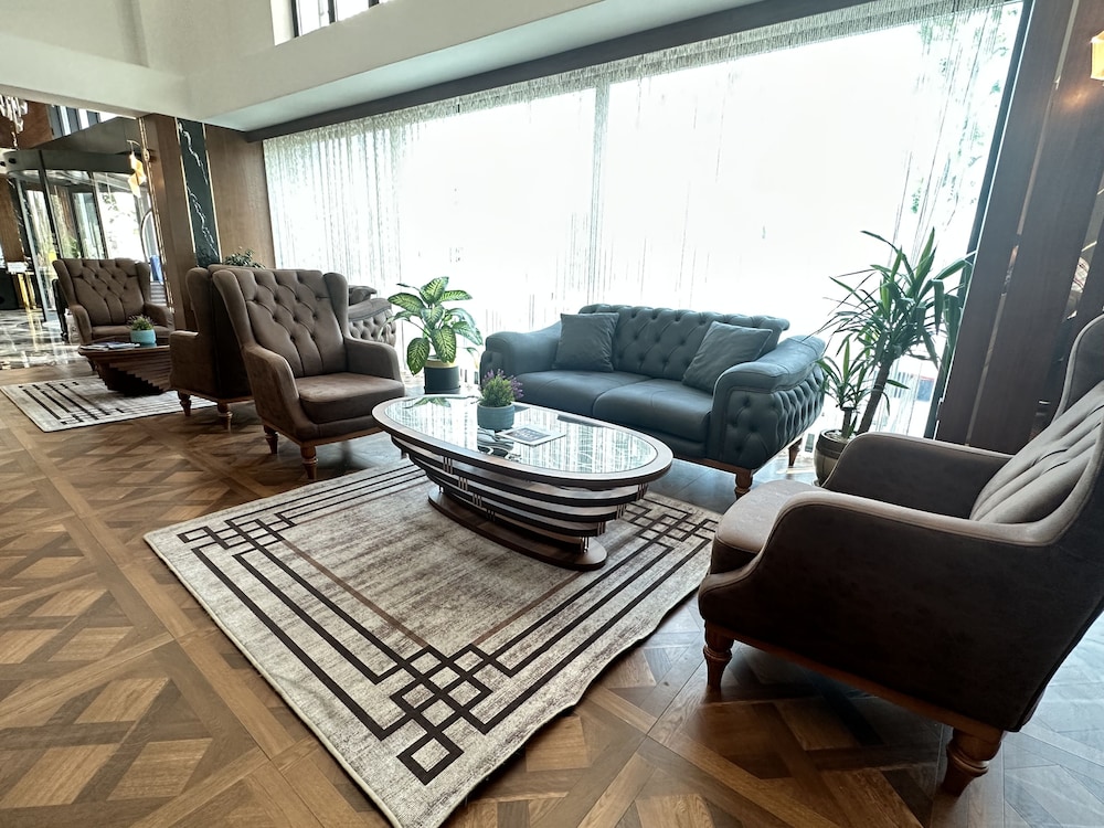Operla Airport Hotels, Trademark Collection by Wyndham 43/62
