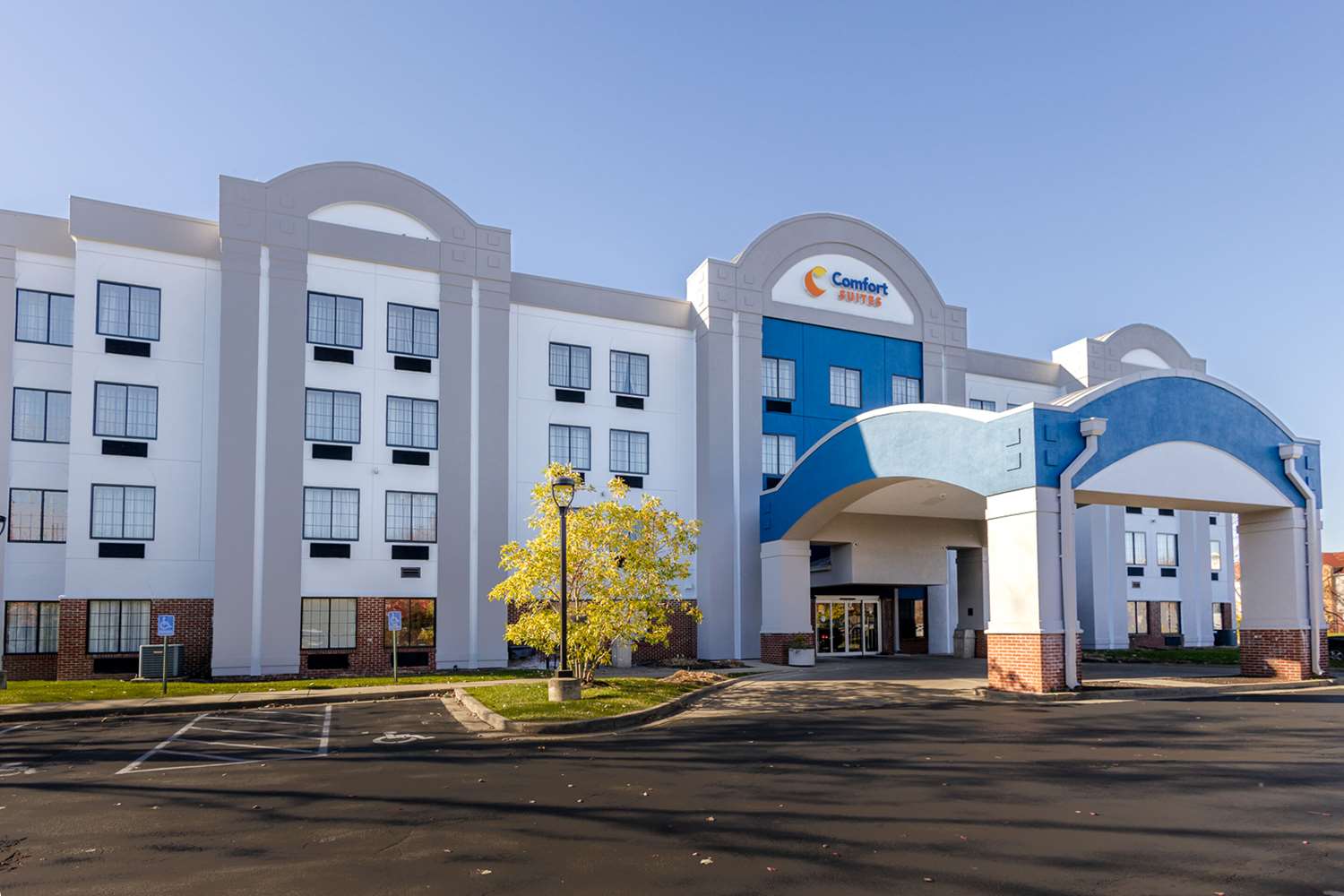 Comfort Suites Springfield I-70 2/32