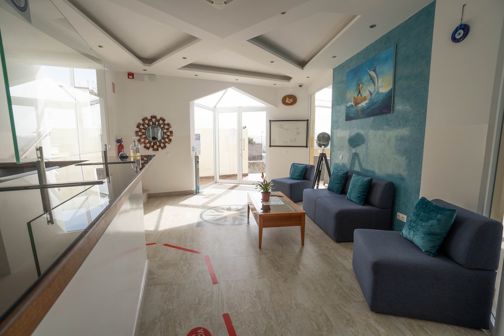 Blue Marlin Hotel 34/50