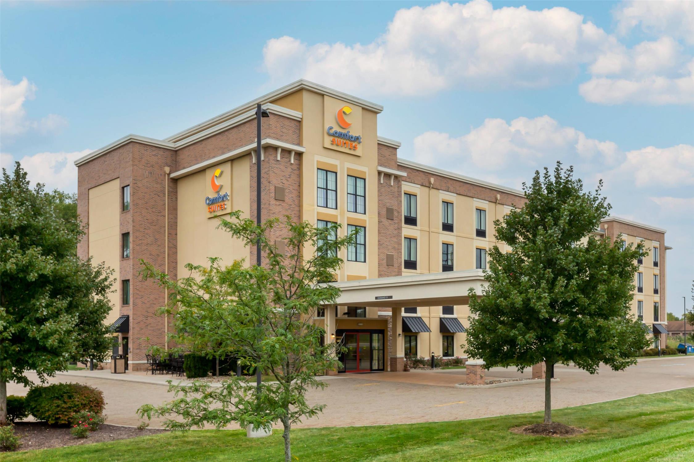 Comfort Suites Hartville-North Canton 2/43