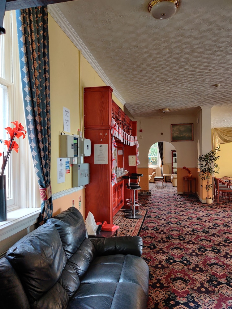 Inglewood Palm Hotel, Abbey Sands Torquay 27/32