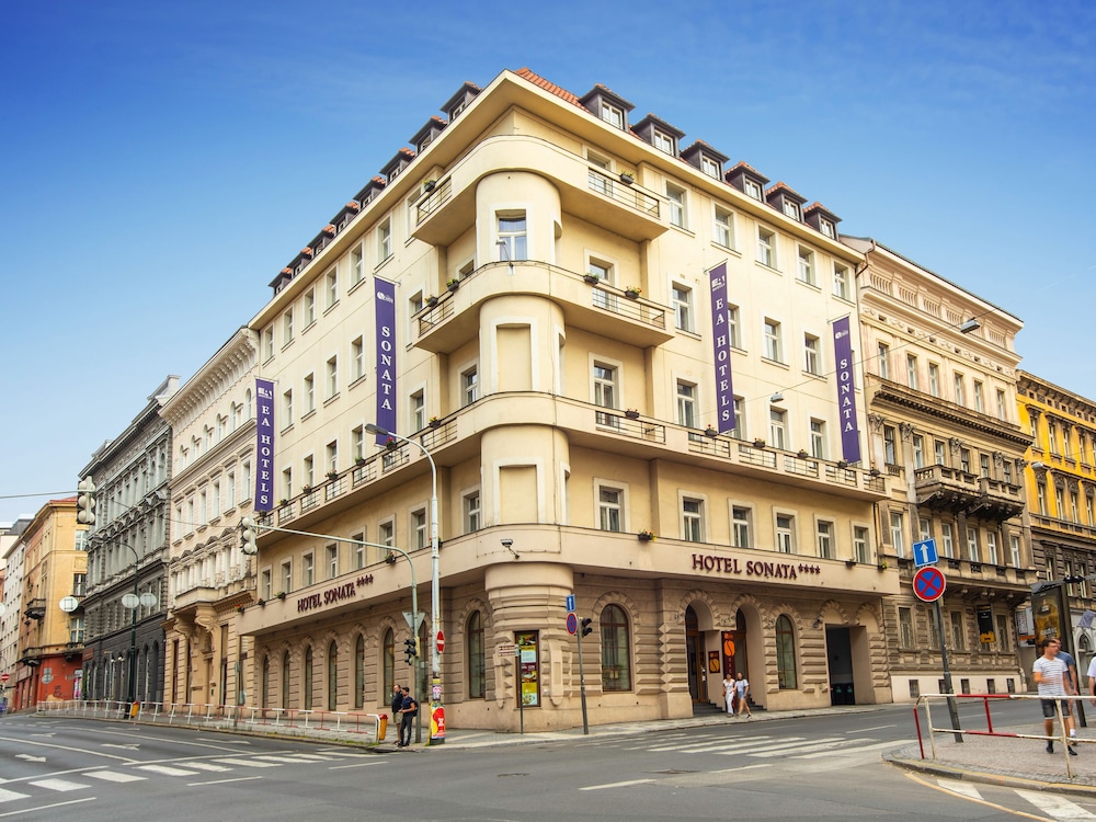 EA HOTEL SONATA 2/59