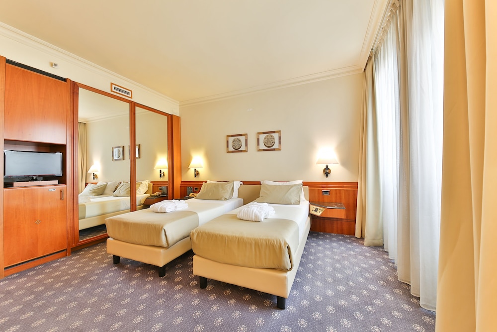 Hotel Leon d Oro 24/79