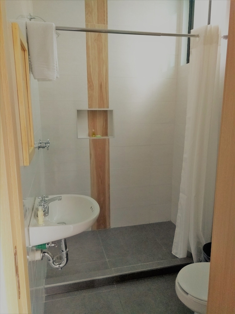 Maria Ines Hotel Suite 55/59