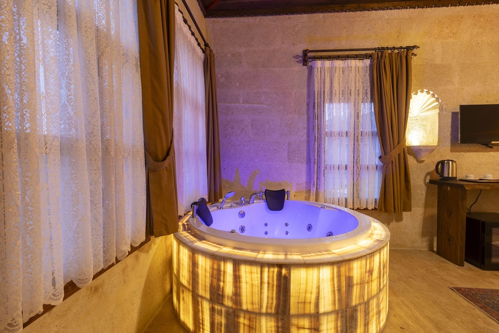 Uzay Cave Suites 33/50