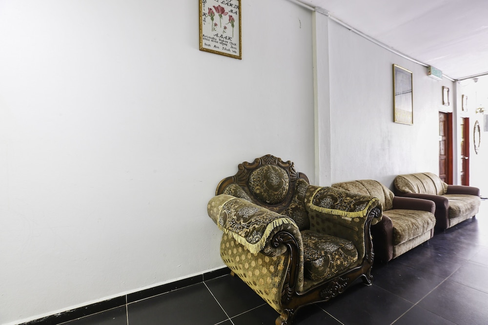 OYO 89933 Nun Hotel 16/19
