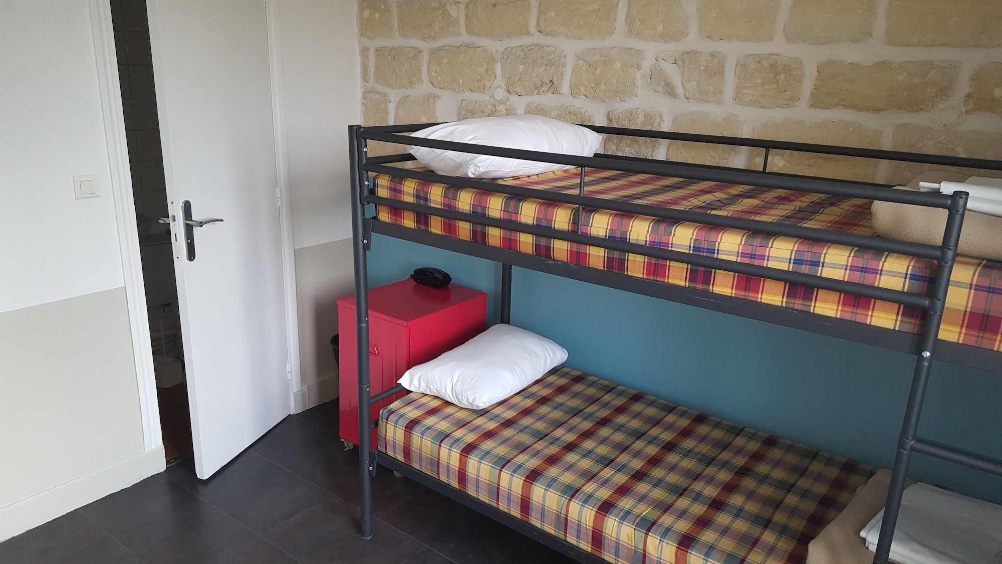 MIXED DORM, 4 BEDS
