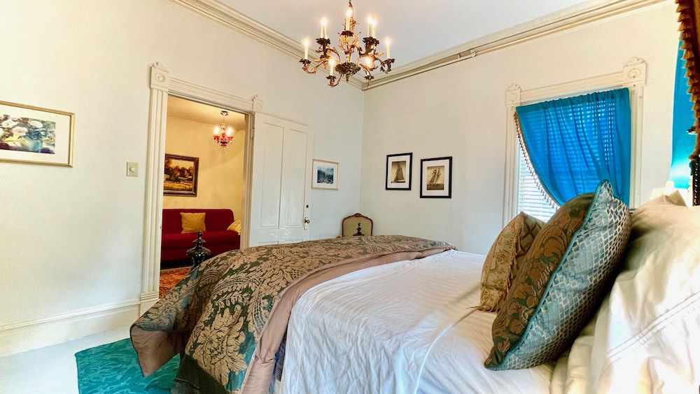 Amethyst Garden Inn 16/62