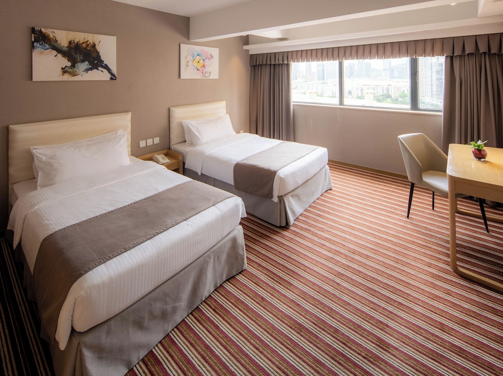 EXECUTIVE, TWIN BEDS