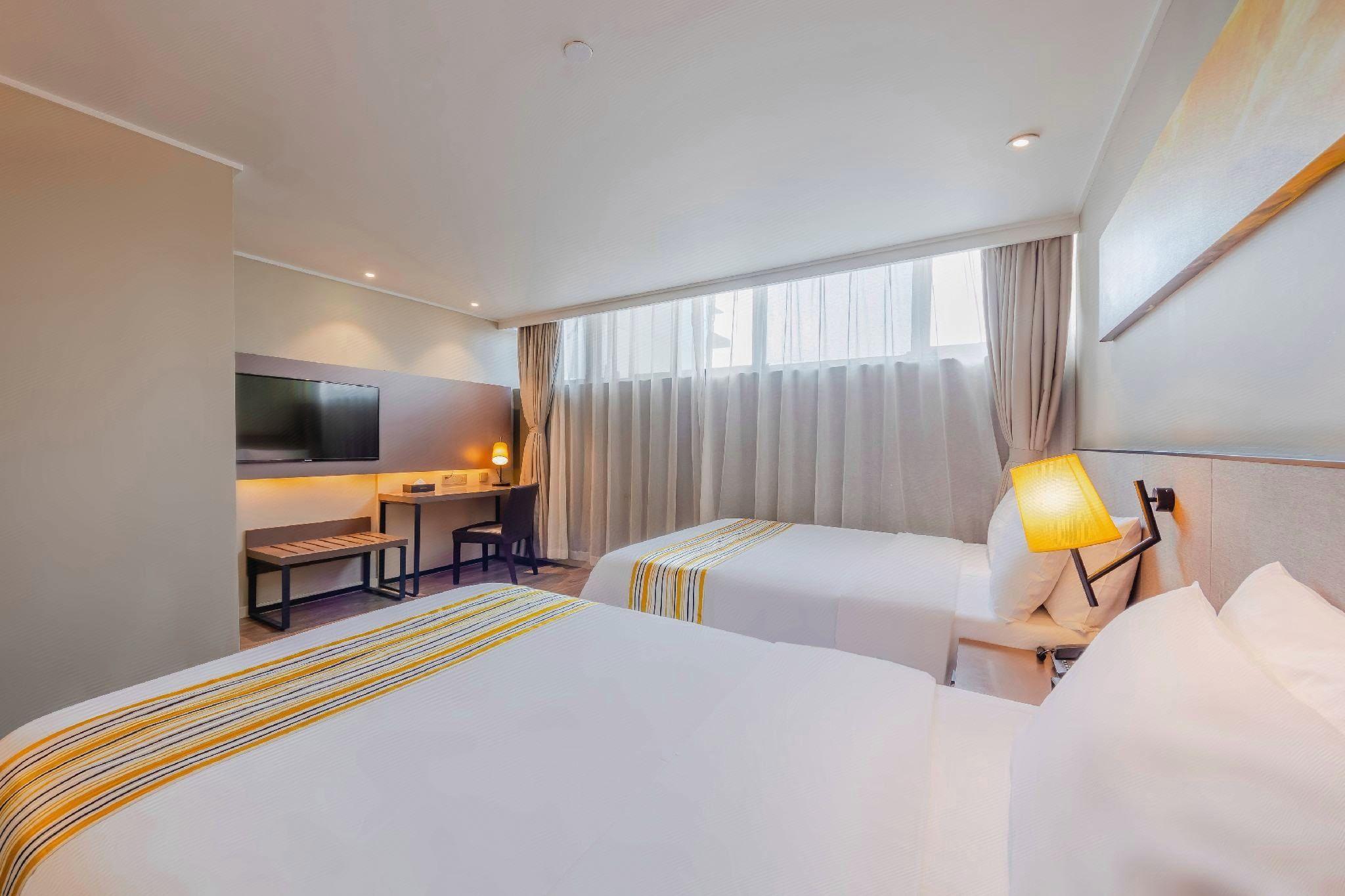 Home Inn Plus (Hangzhou West Lake lakeside Wushan Plaza Hefang Street store) 21/40
