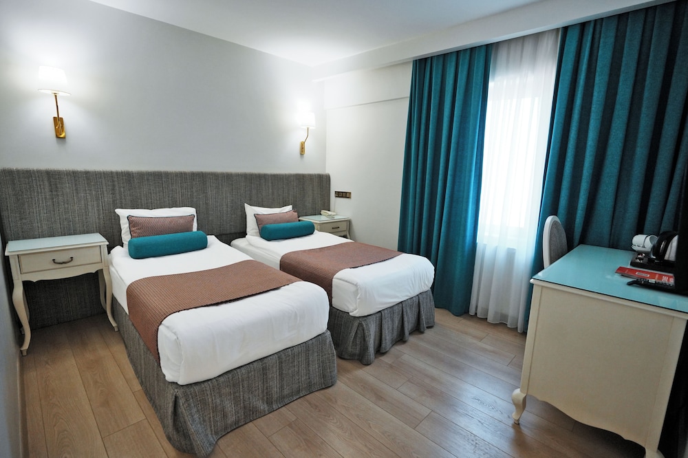 Taximtown Hotel 39/65