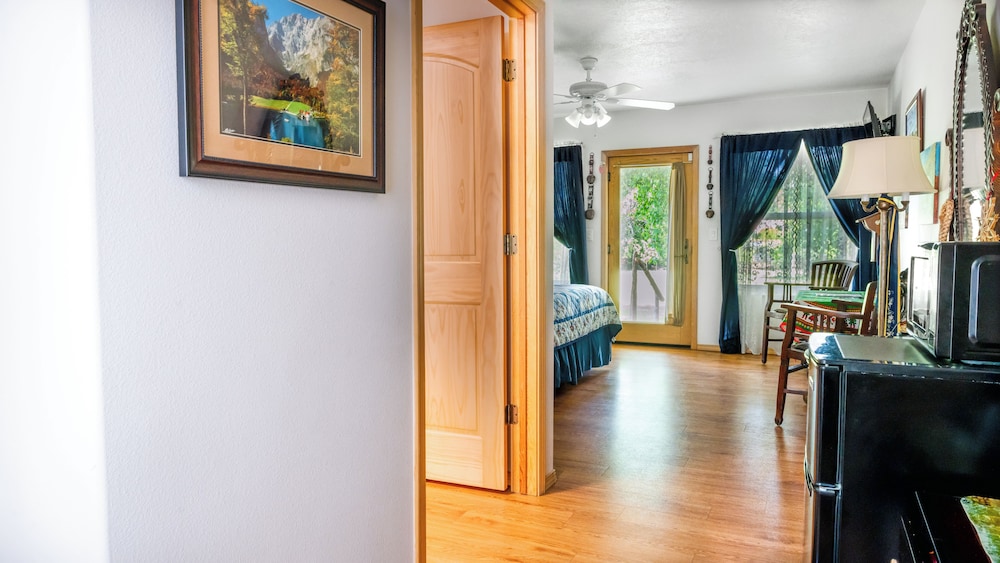 Red Horse Vineyard Bed & Breakfast 16/66