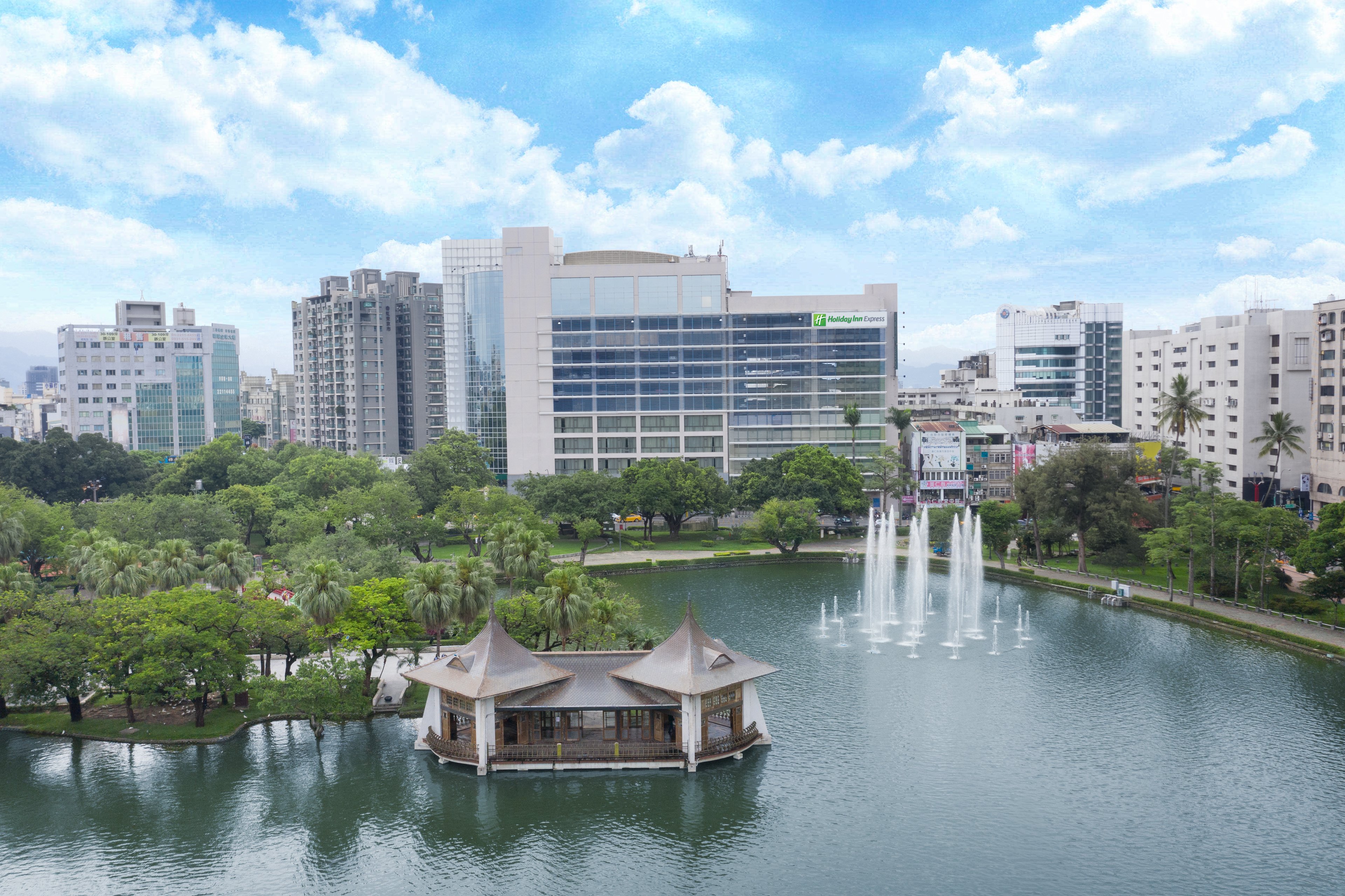 Holiday Inn Express Taichung Park 52/58