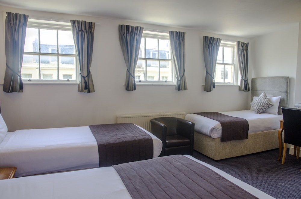 The Kings Hotel 46/55